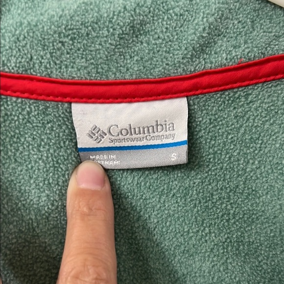 Columbia Green and Red Women's Top - Picture 3 of 4